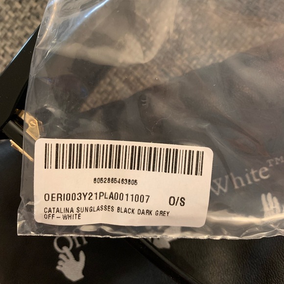 *NWT* OFF-WHITE CATALINA SUNGLASSES IN BLACK, SOLD OUT IN ALL STORES! - Picture 12 of 13